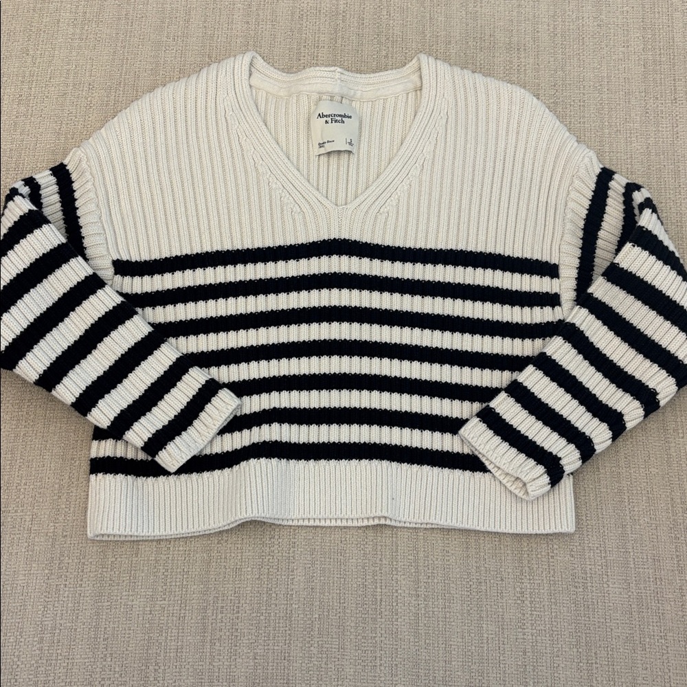 Abercrombie & Fitch ribbed sweater